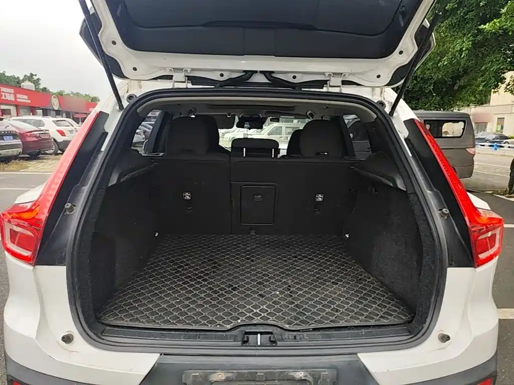 Volvo XC40 — миниатюра 19