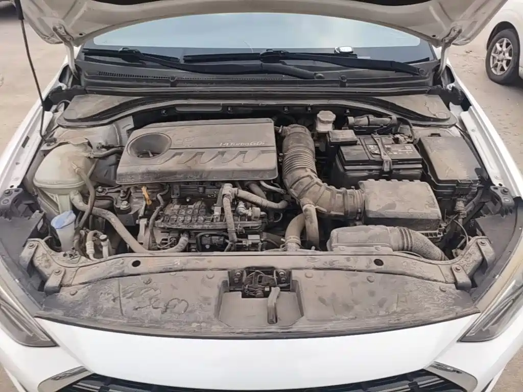 Hyundai Elantra — миниатюра 20
