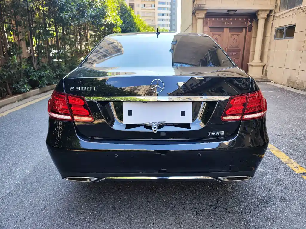 Mercedes-Benz E-Class — миниатюра 37