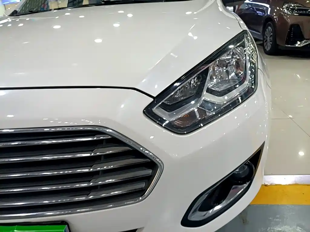 Ford Escort — миниатюра 24