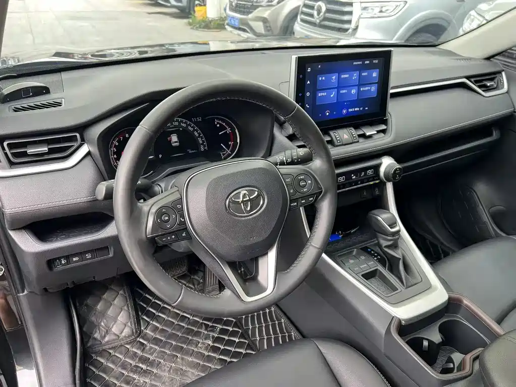 Toyota RAV4 2021 2.0L CVT PLUS