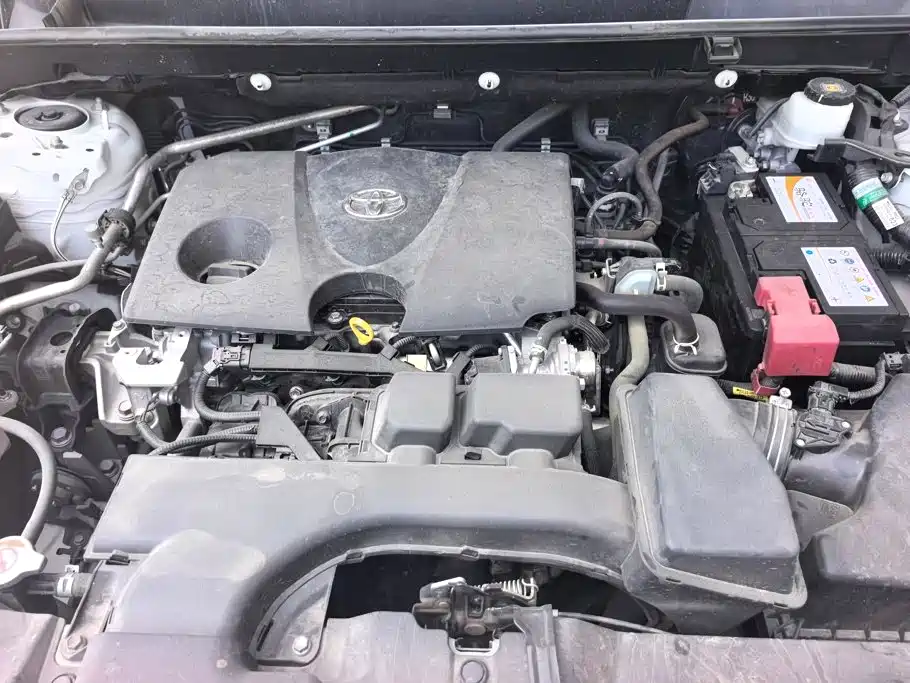 Toyota RAV4 — миниатюра 10