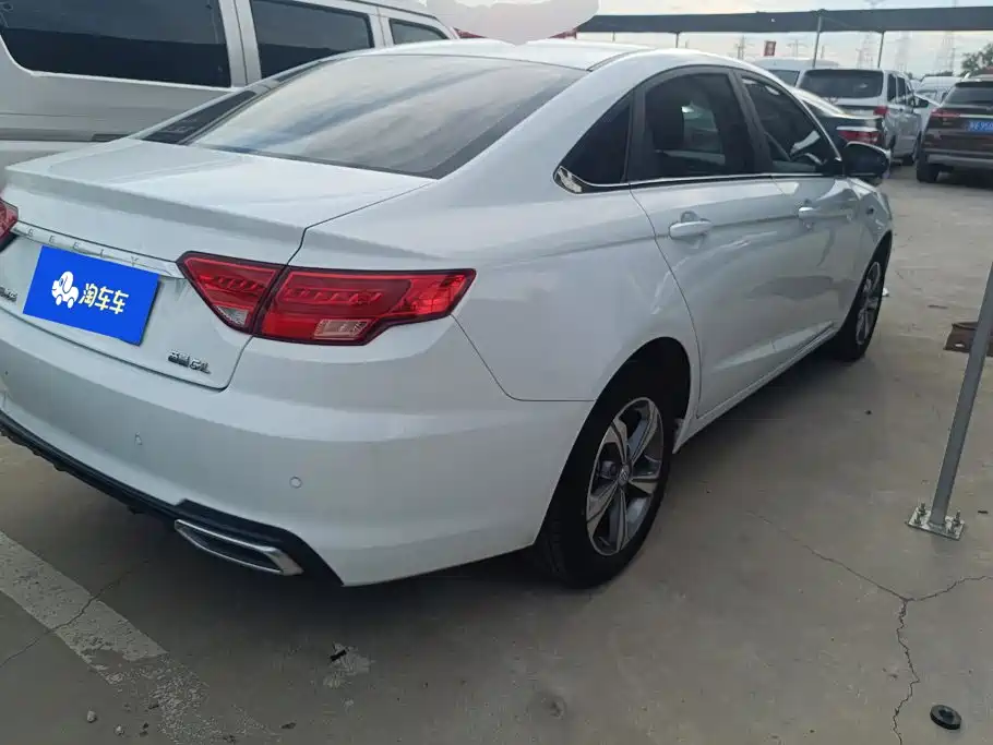 Geely Emgrand GL — миниатюра 3