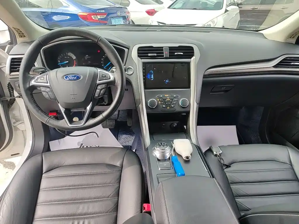 Ford Mondeo — миниатюра 10