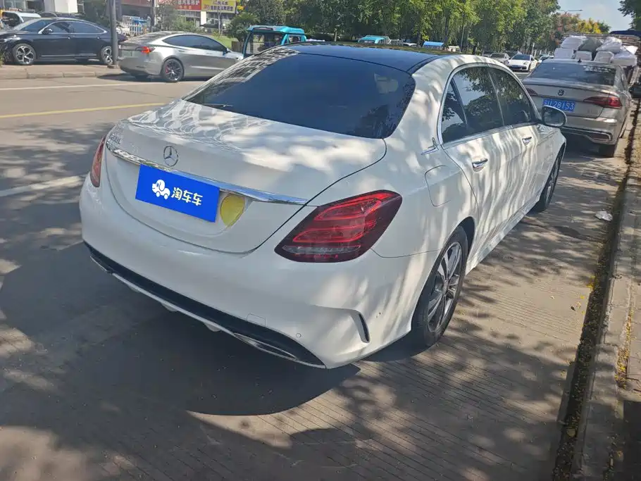 Mercedes-Benz C-Class — миниатюра 3