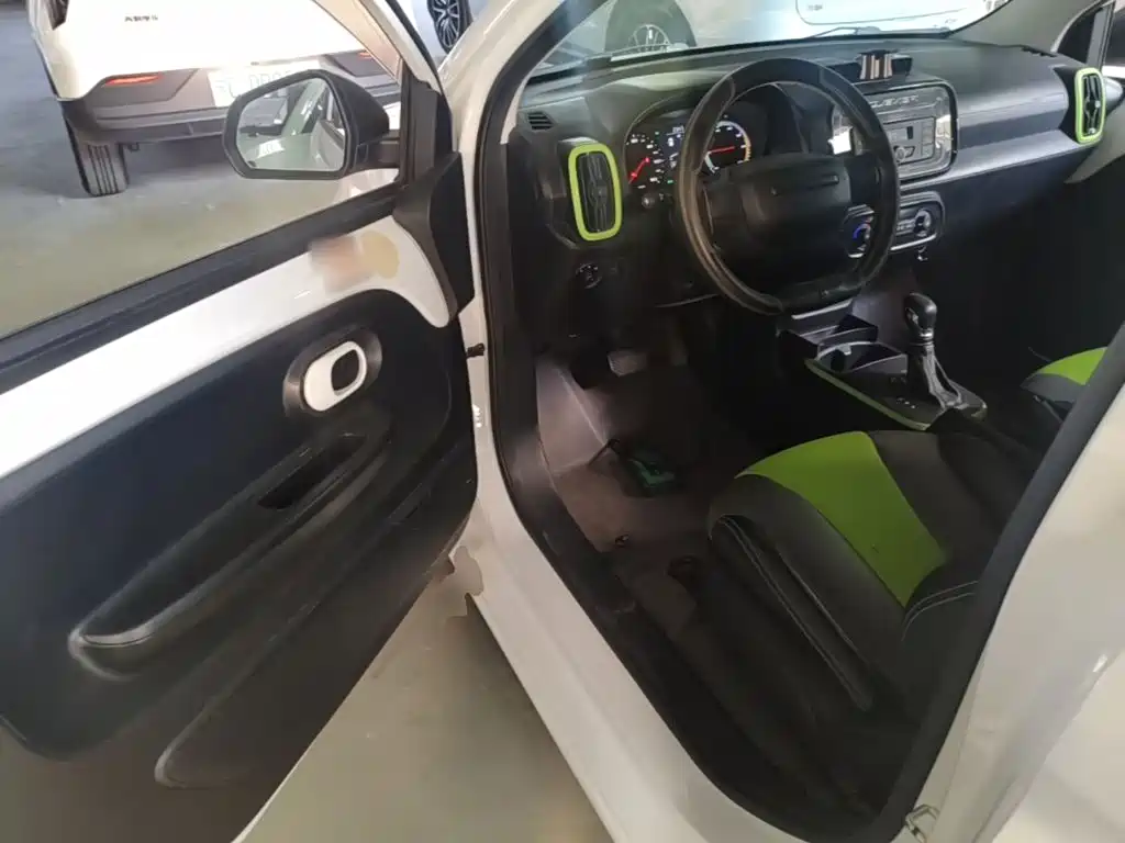 Roewe Clever — миниатюра 16