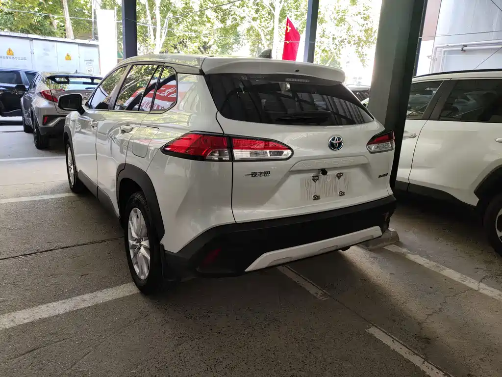 Toyota Corolla Cross — миниатюра 13