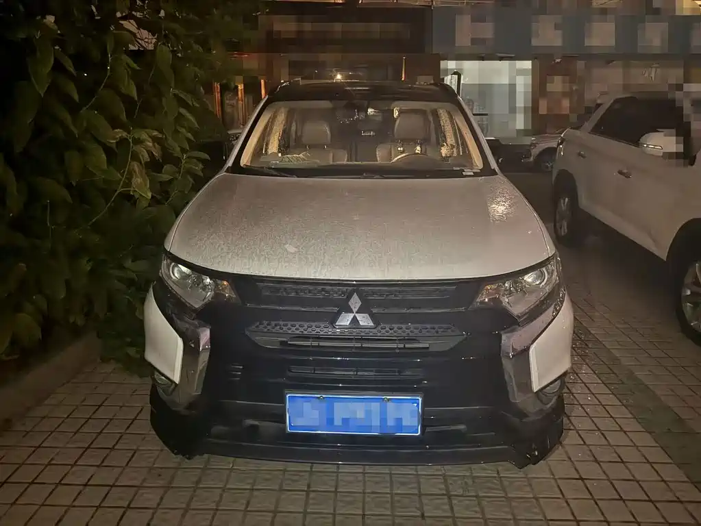 Mitsubishi Outlander — миниатюра 2