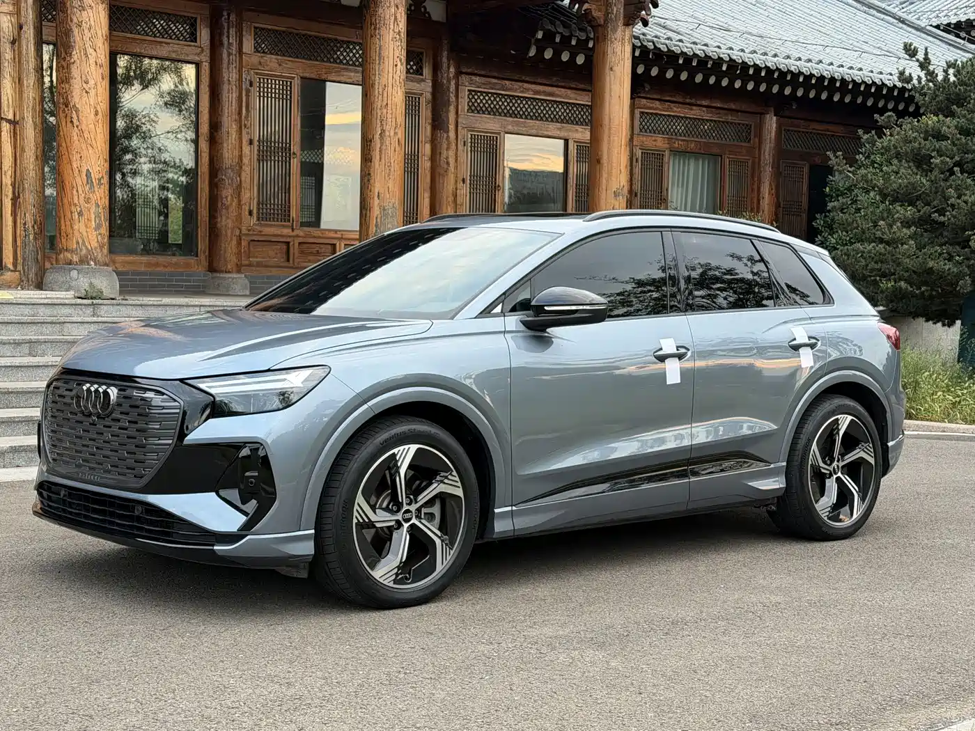 奥迪Q4 e-tron 2024款 50 e-tron quattro 创境曜夜版 2024