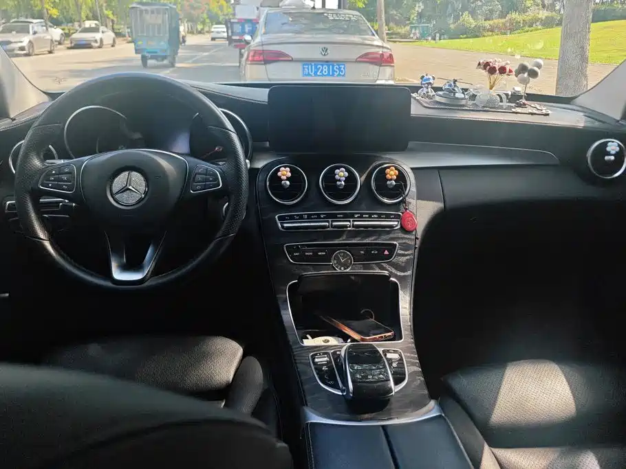 Mercedes-Benz C-Class — миниатюра 12