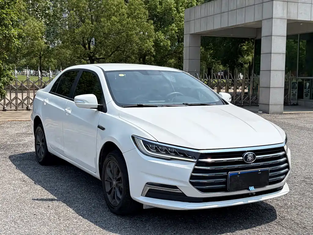 BYD Qin — миниатюра 3