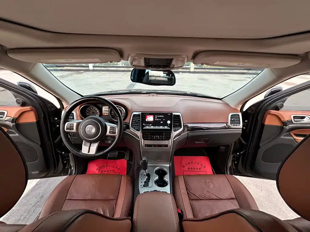 Jeep Grand Cherokee (Import) — миниатюра 5