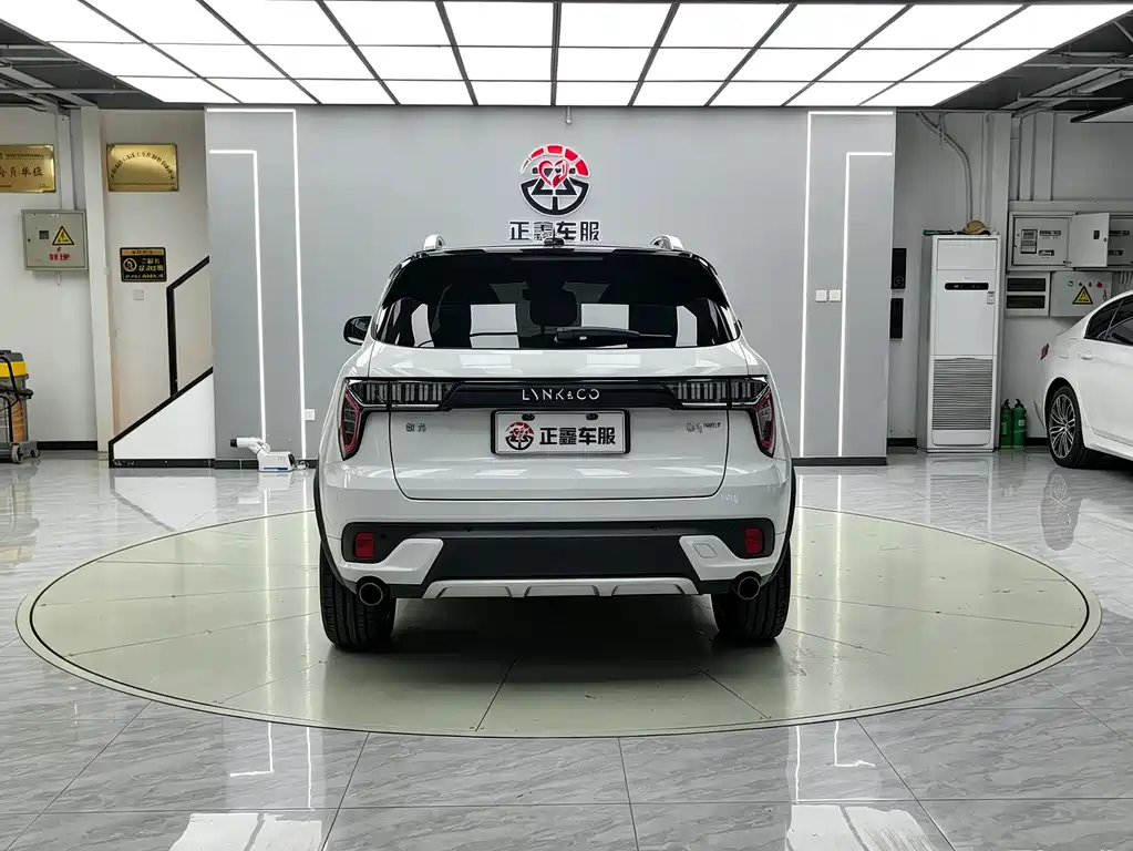 Lynk & Co 01 EM-P — миниатюра 16