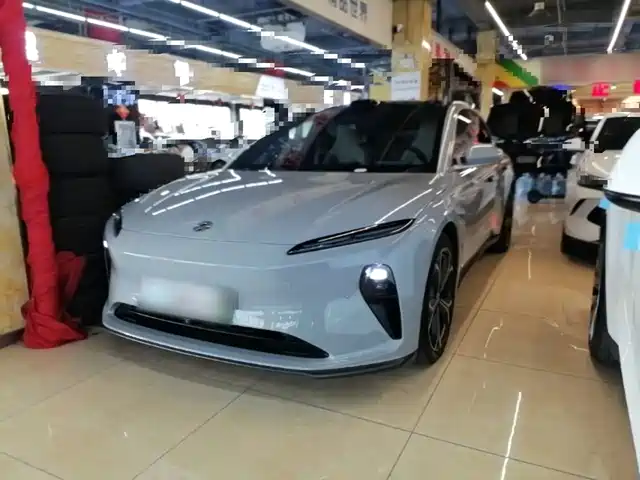 2025 Nio ET5