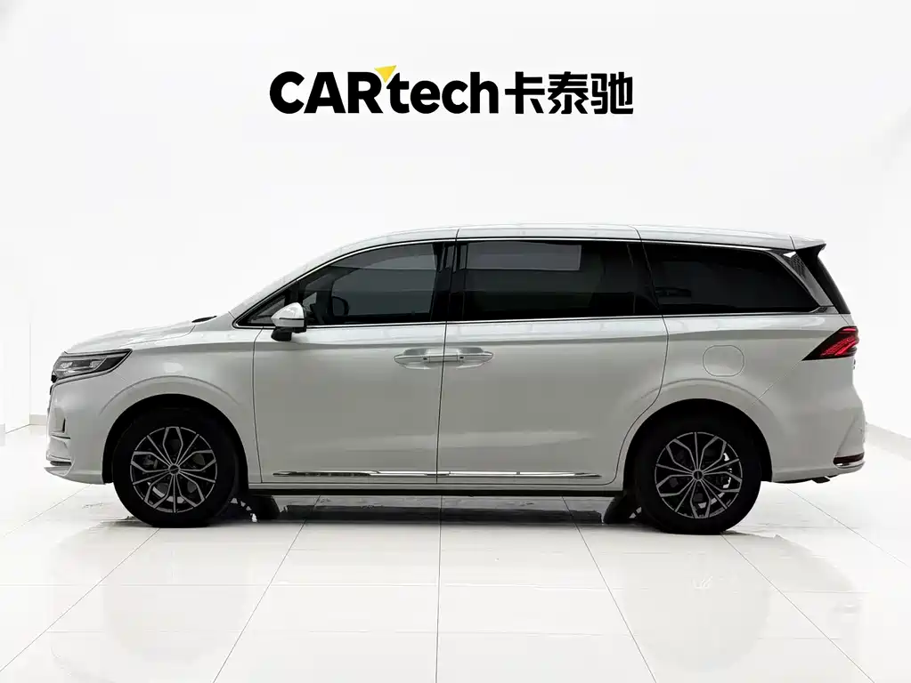 Roewe iMAX8 New Energy — миниатюра 3
