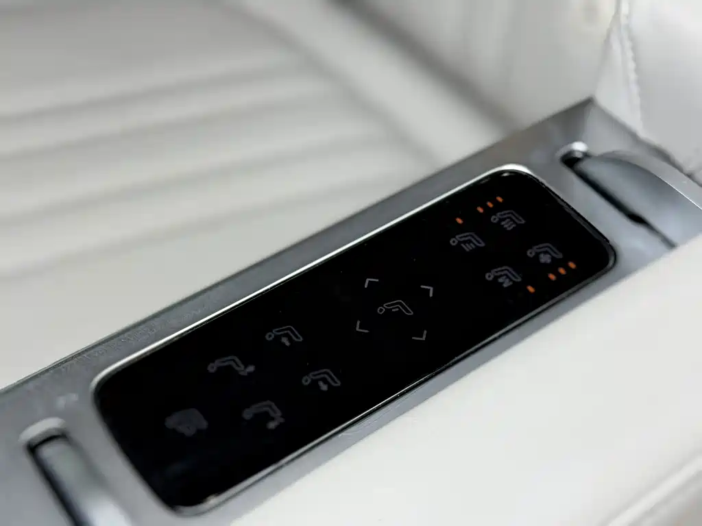 Roewe iMAX8 New Energy — миниатюра 14