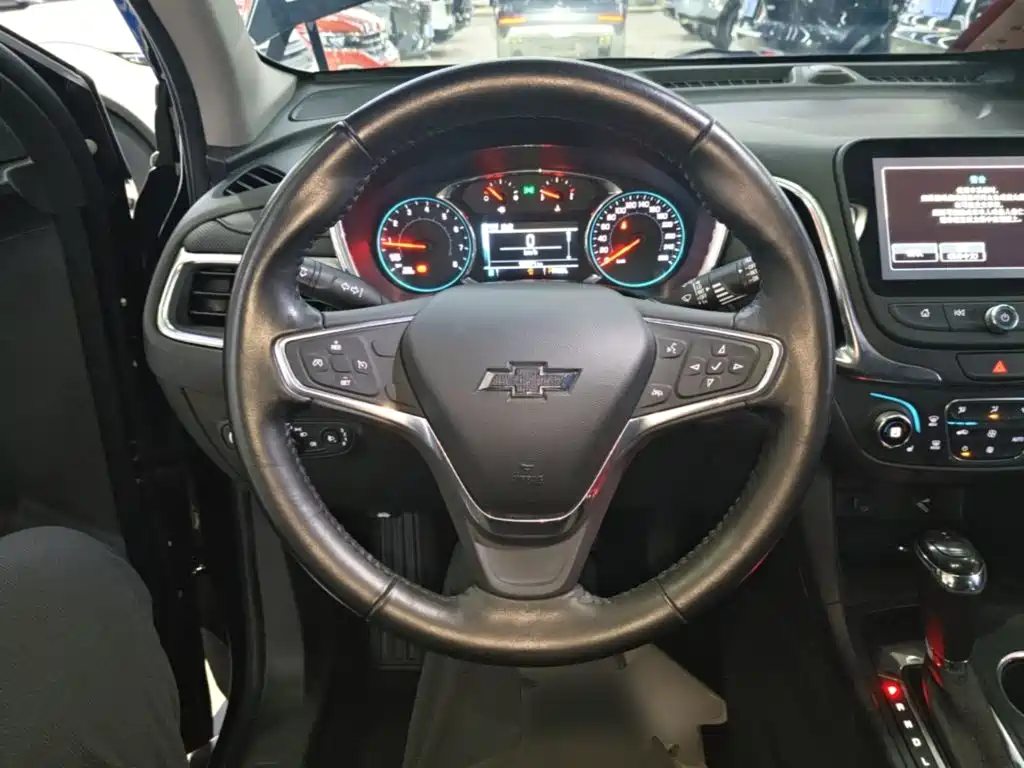 Chevrolet Equinox — миниатюра 11