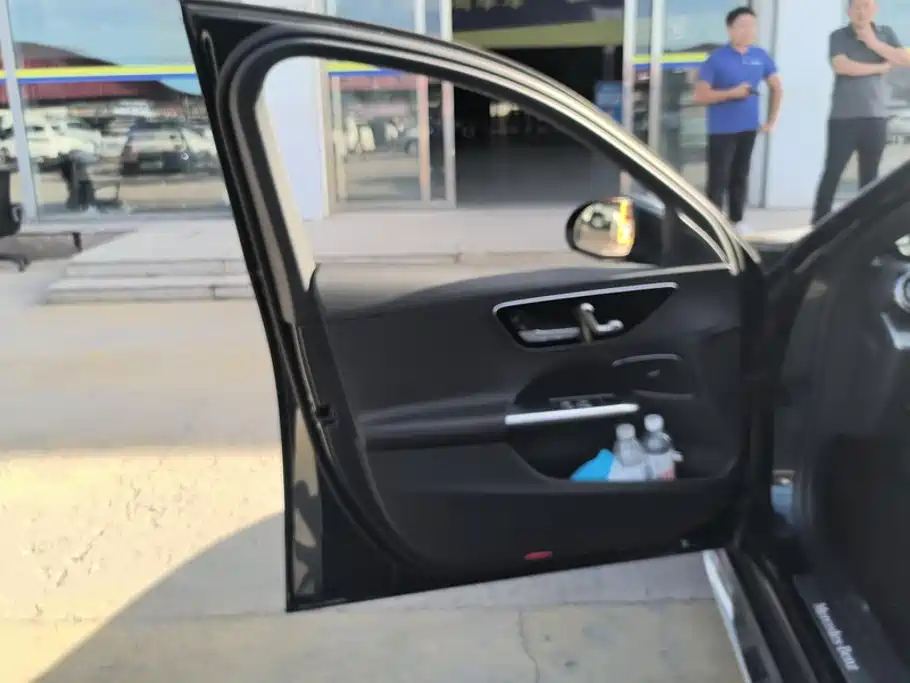 Mercedes-Benz C-Class — миниатюра 7