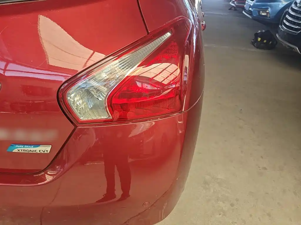 Nissan Tiida — миниатюра 8
