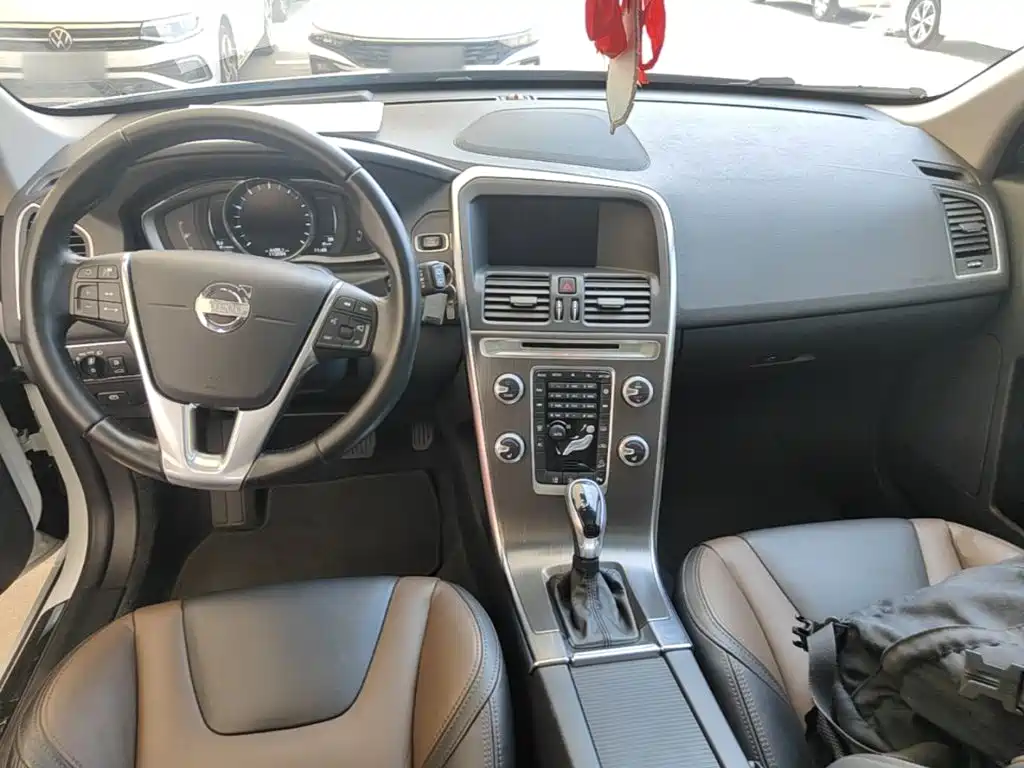 Volvo XC60 — миниатюра 10