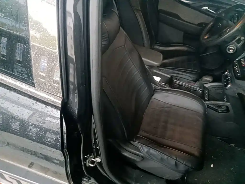 Chevrolet Tracker — миниатюра 25