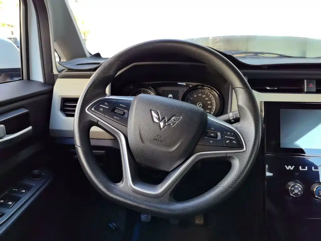 Wuling Hongguang PLUS — миниатюра 11
