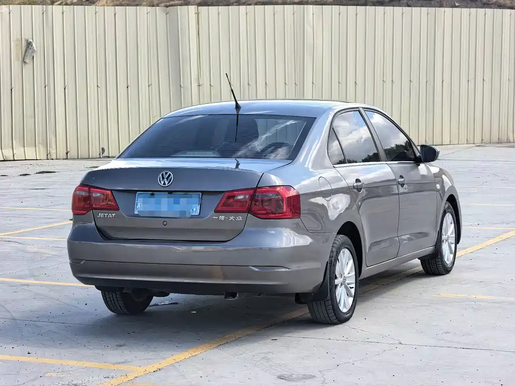 Volkswagen Jetta — миниатюра 9