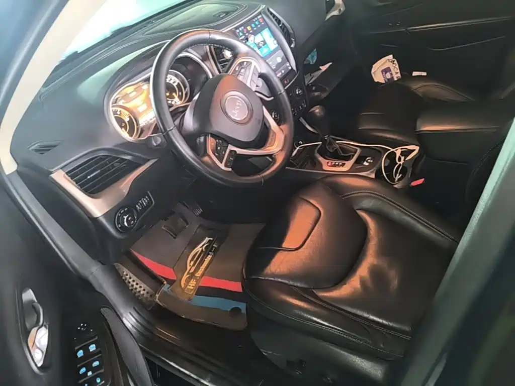 Jeep Cherokee — миниатюра 15