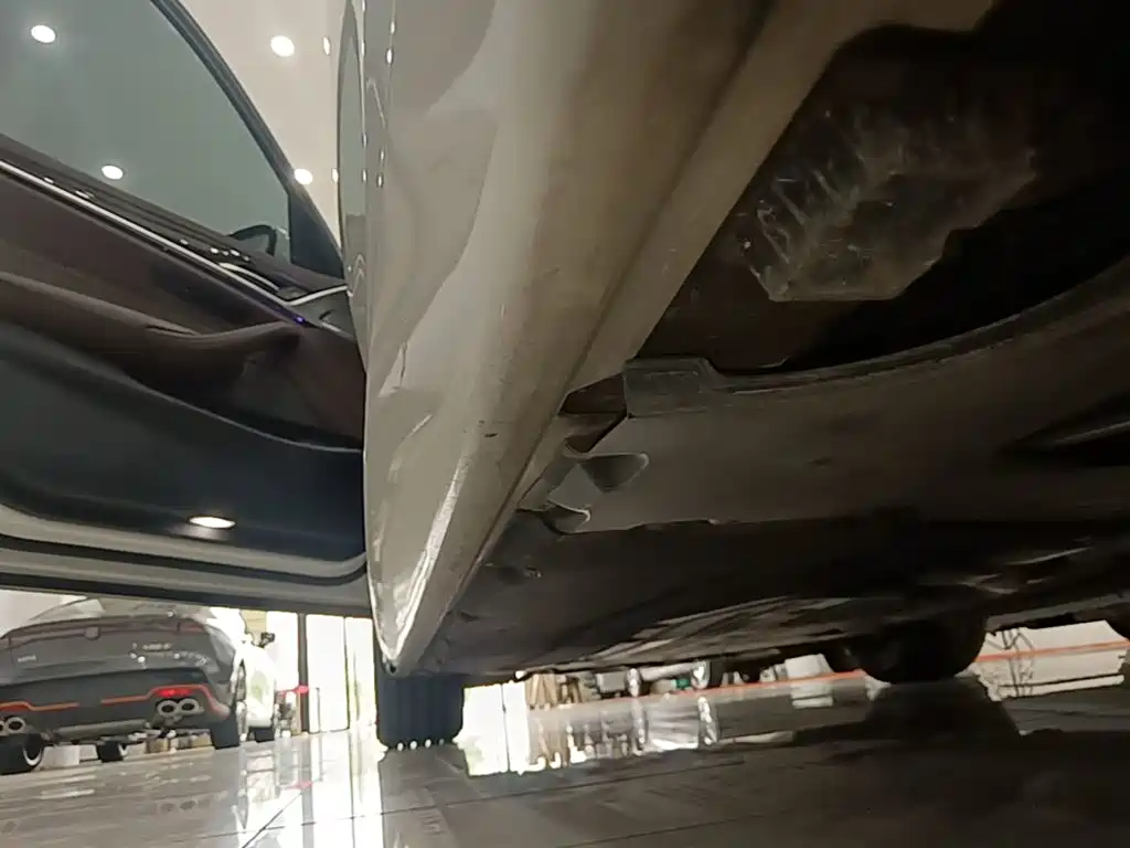 BMW 5 Series — миниатюра 22