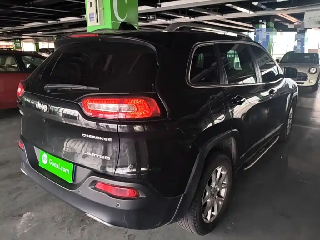 Jeep Cherokee — миниатюра 7
