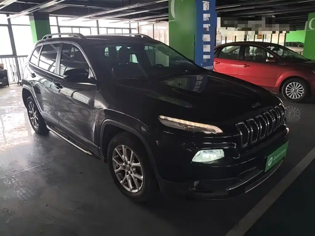Jeep Cherokee — миниатюра 4