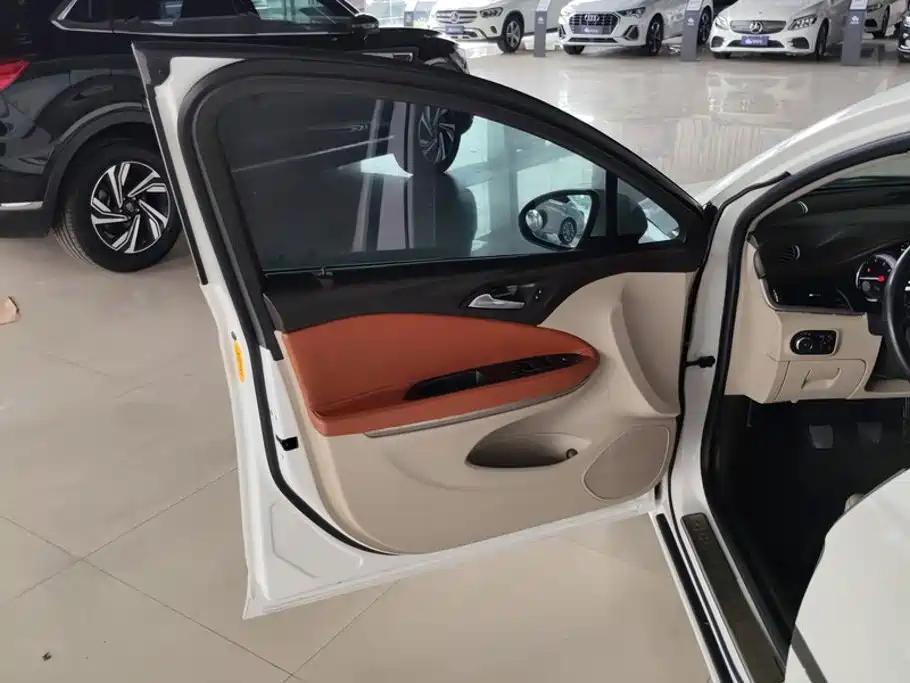 Buick Verano — миниатюра 7