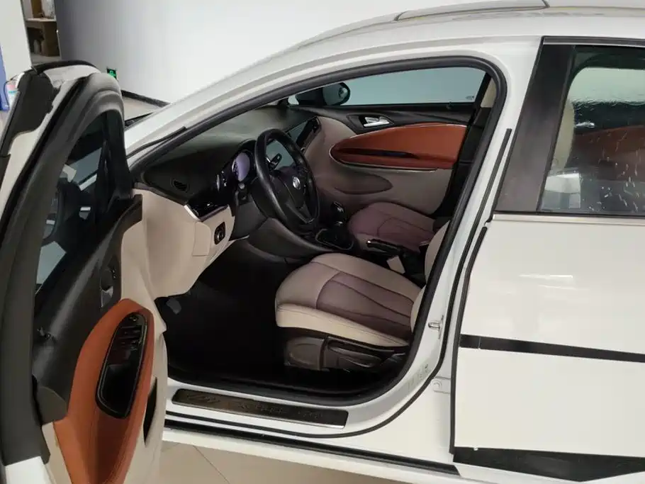 Buick Verano — миниатюра 9