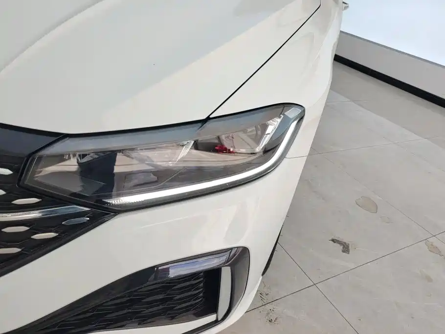 Volkswagen Lavida — миниатюра 5