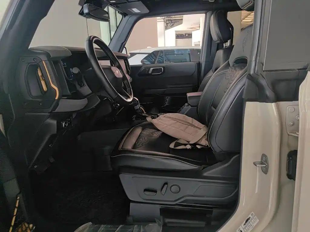 Ford Bronco — миниатюра 15
