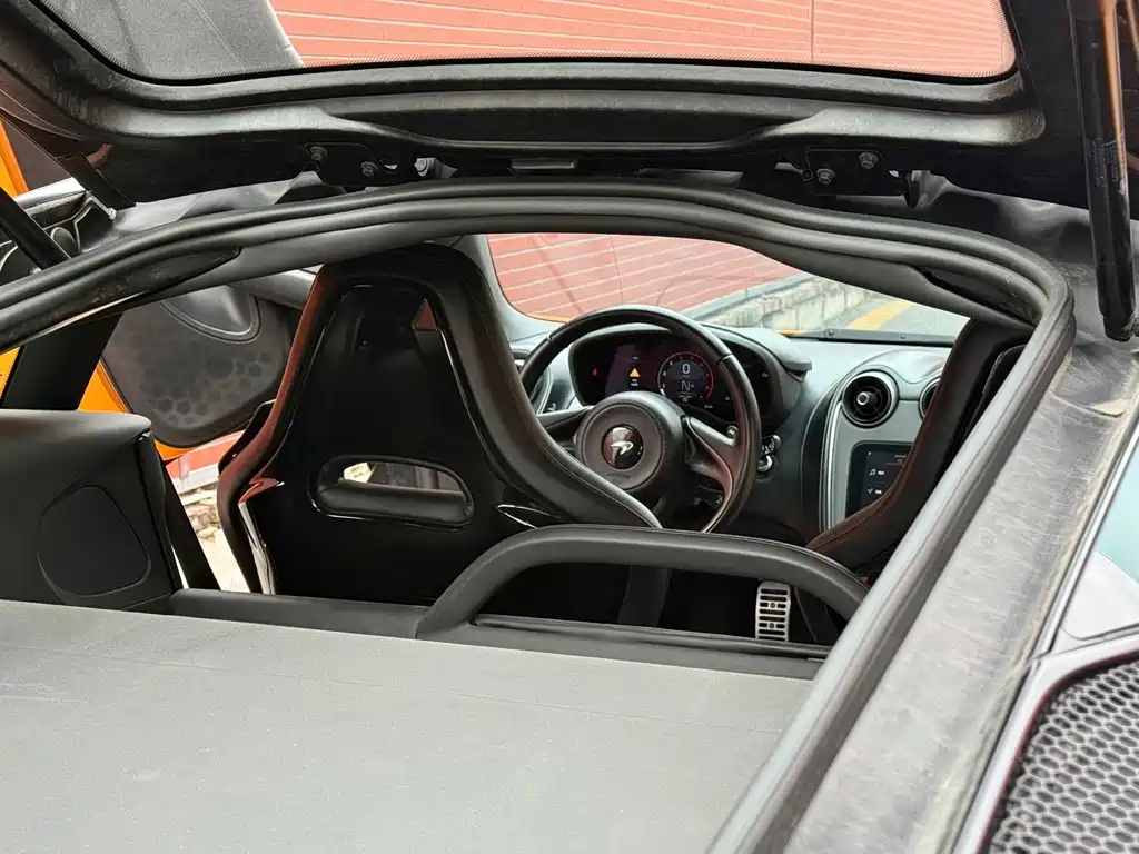 McLaren GT — миниатюра 11