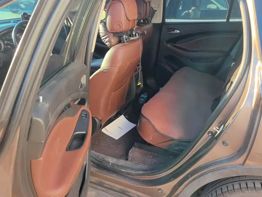 Buick Envision Plus — миниатюра 11