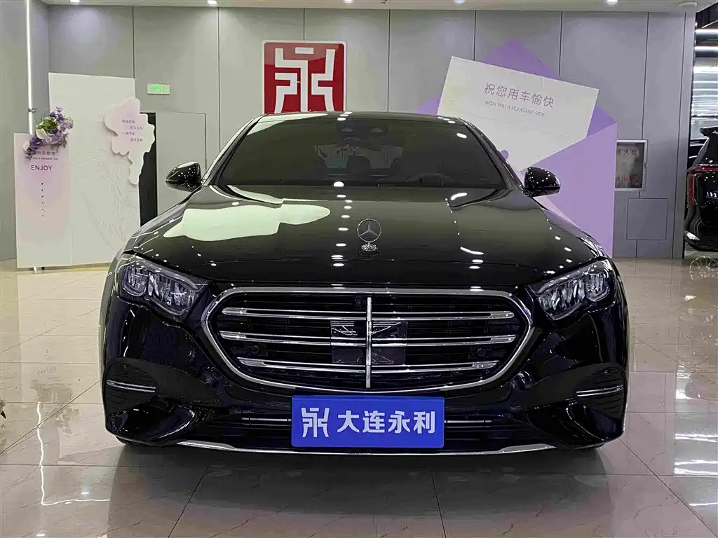 Mercedes-Benz E-Class — миниатюра 2