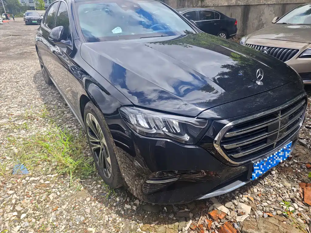 Mercedes-Benz E-Class — миниатюра 3