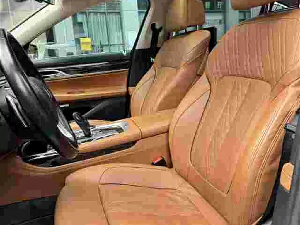 BMW 7 Series — миниатюра 7