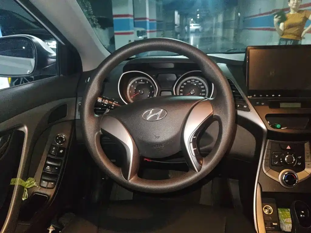 Hyundai Elantra Langdong — миниатюра 11
