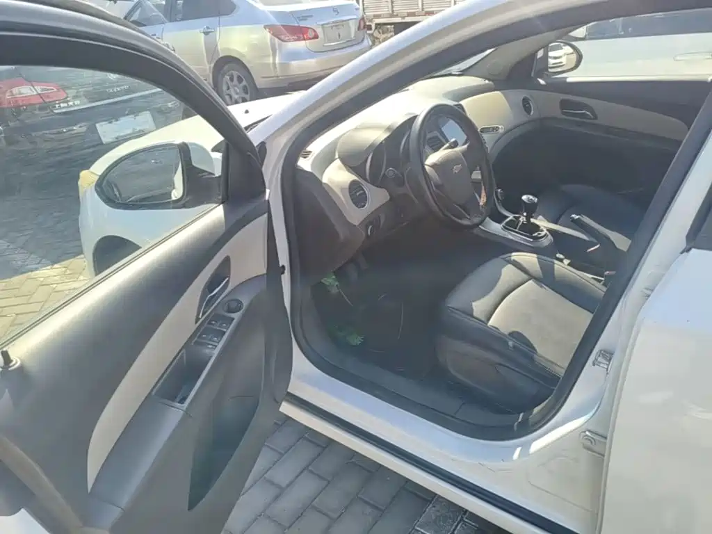Chevrolet Cruze — миниатюра 16