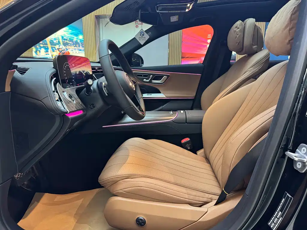 Mercedes-Benz E-Class — миниатюра 11