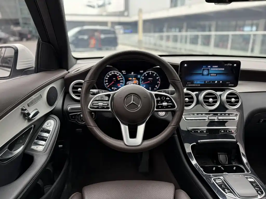 MERCEDES-BENZ GLC