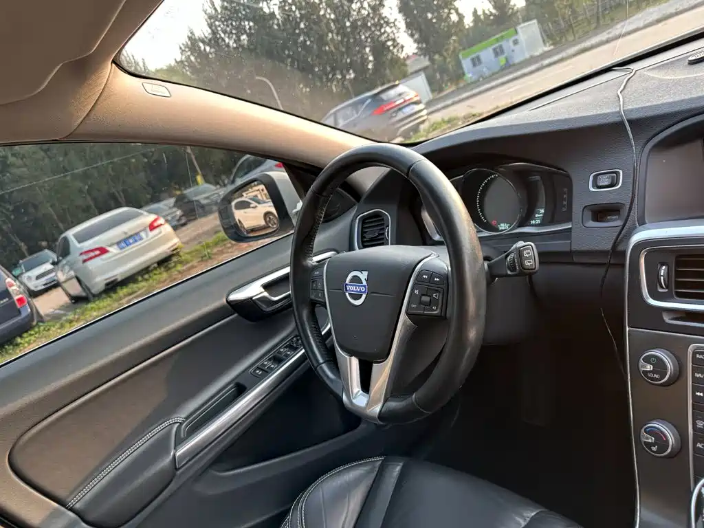 Volvo V60 — миниатюра 19