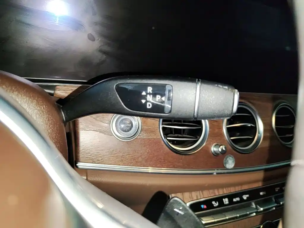 Mercedes-Benz E-Class — миниатюра 14
