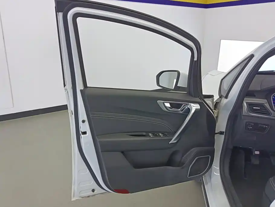 Geely Vision X3 — миниатюра 7
