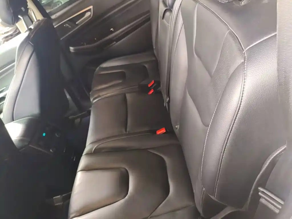Ford Edge — миниатюра 17