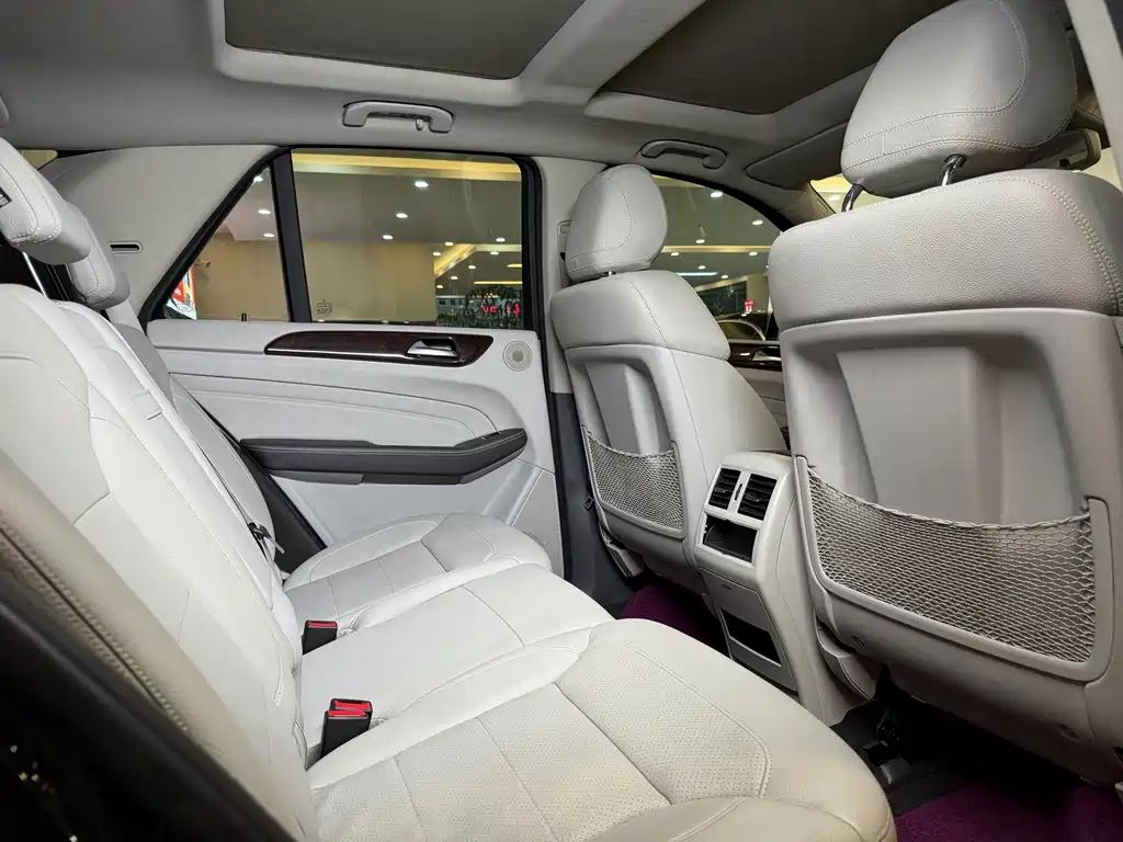 Mercedes-Benz M-Class — миниатюра 14