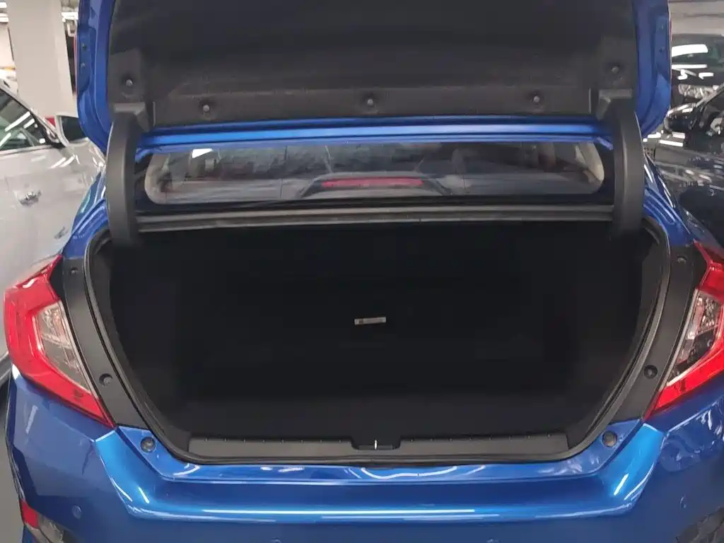 Honda Civic — миниатюра 16